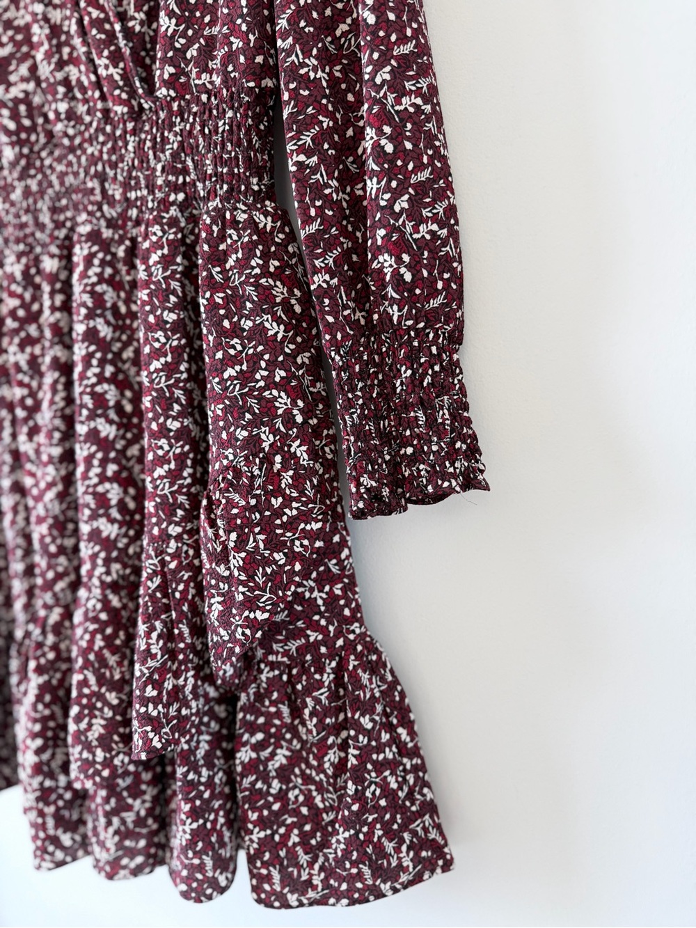 Michael Kors Floral Smocked Mini Dress Burgundy Long Sleeve V-Neck Size S - Picture 4 of 16